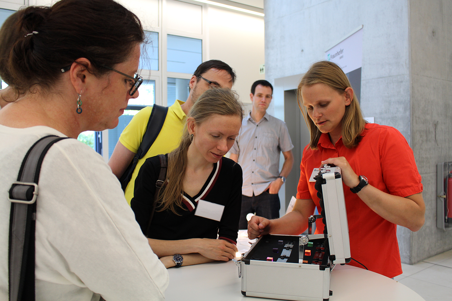 Farbige LEDs Fraunhofer Steudel Farbige LEDs Leuchten Alumni