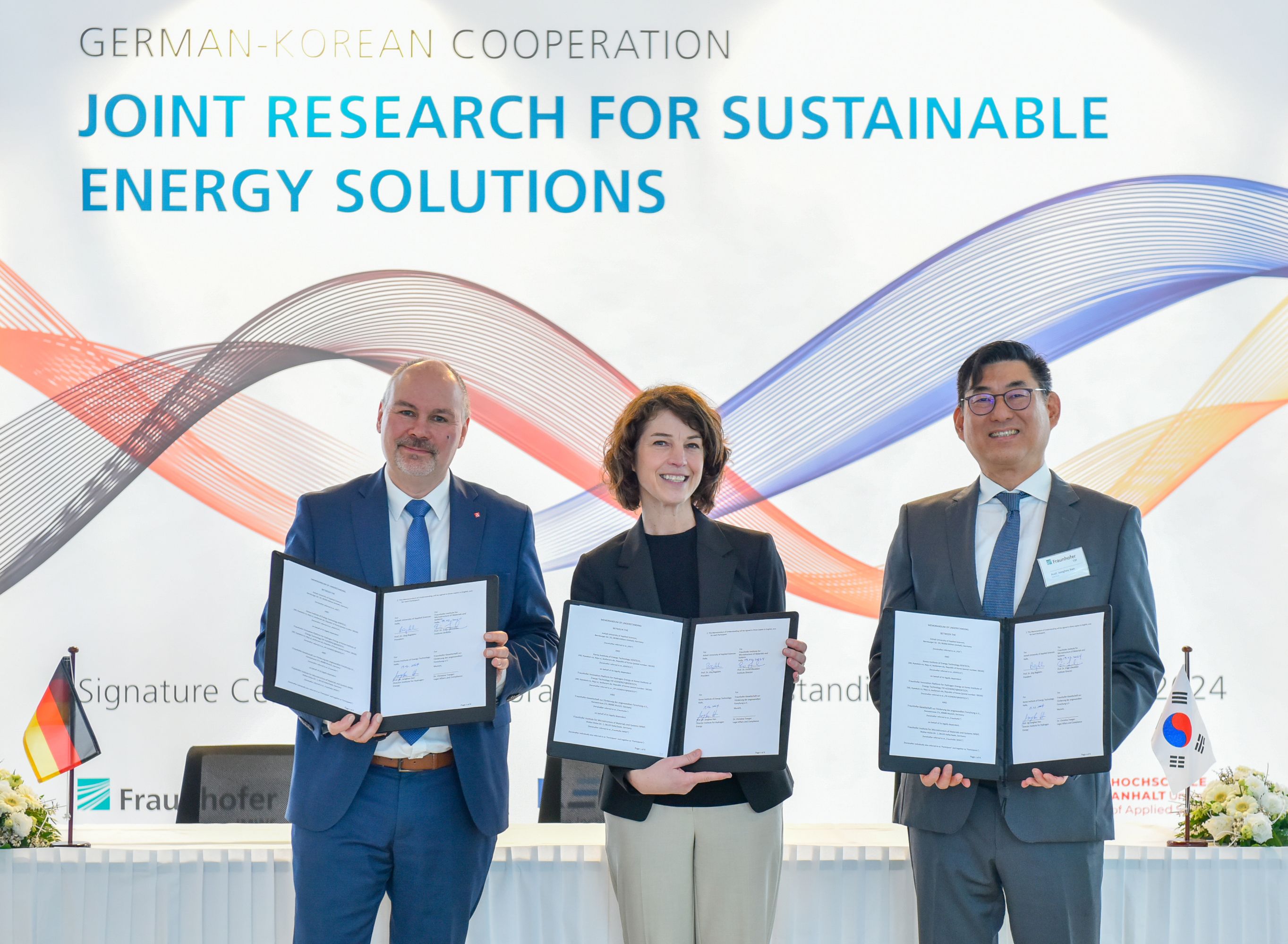 Kooperation Fraunhofer IMWS, Hochschule Anhalt und KENTECH MoU Unterzeichnung Fraunhofer IMWS, Hochschule Anhalt, Kentech