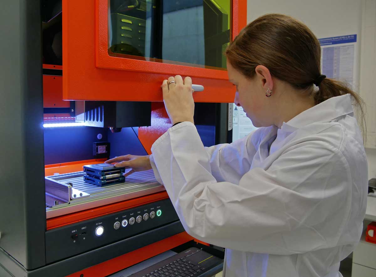 Laser Induced Breakdown Spektroskopie (LIBS) am Fraunhofer CSP