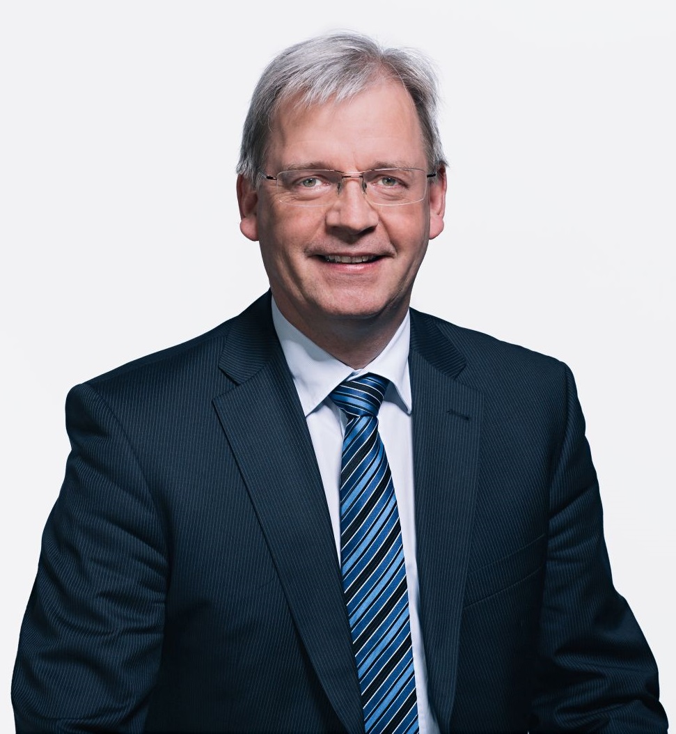 Portrait von Dr. Hans-Ulrich Golz, Geschäftsführer KrausMaffei